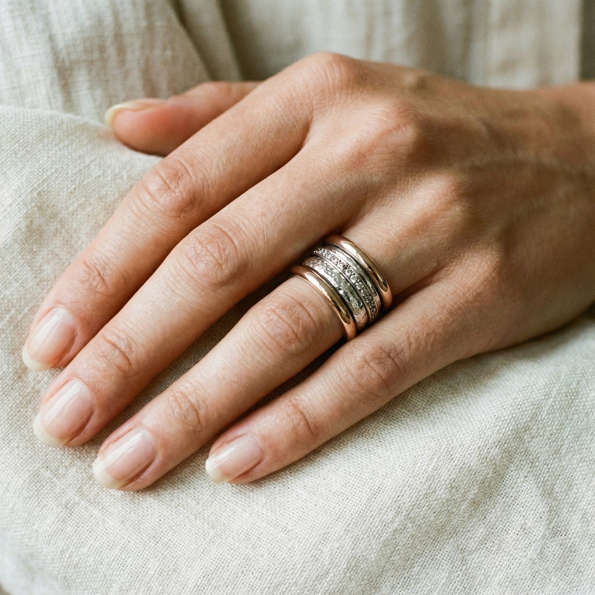 Anillo Vintage Dorado Grueso en Capas