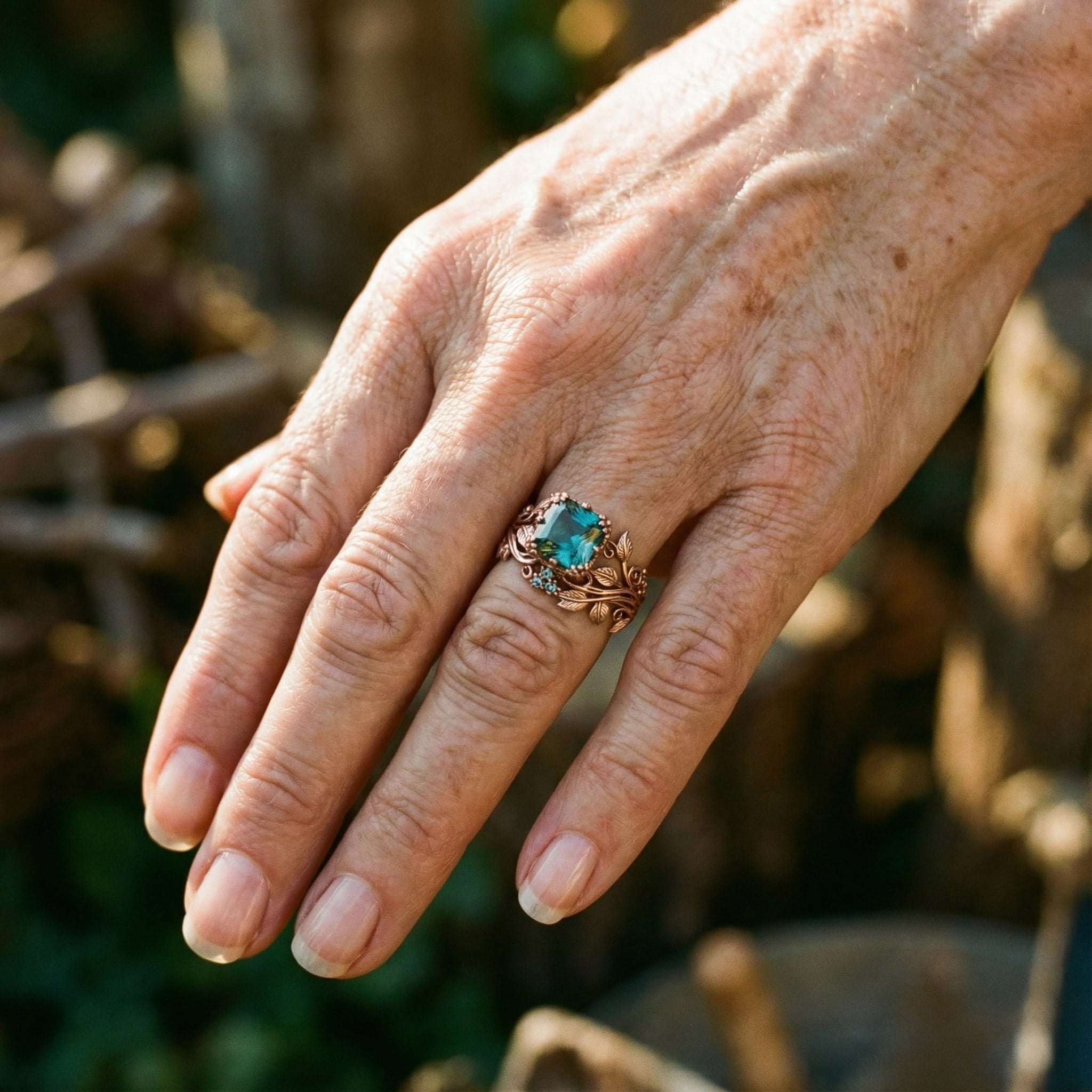 Anillo de la Naturaleza con Cristal Verde