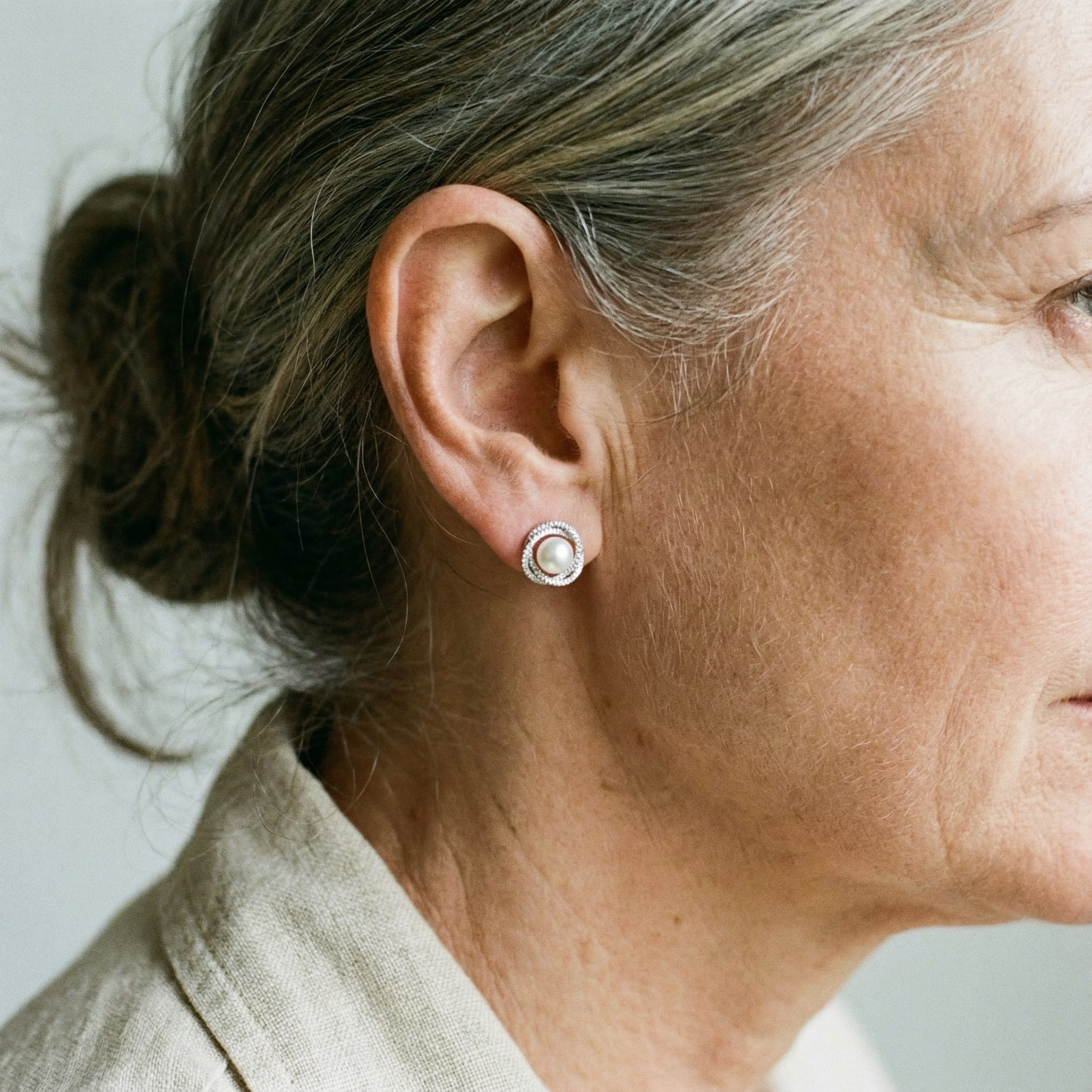 Pendientes Espirales Brillantes con Perlas Elegantes