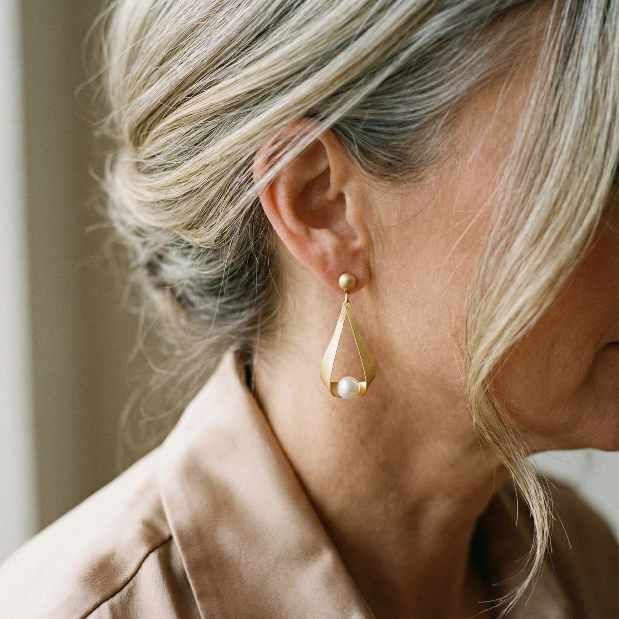 Pendientes con Cristales y Perlas Redondas