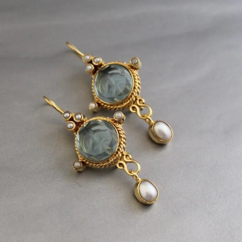 Pendientes Vintage de Vidrio Azul y Perlas
