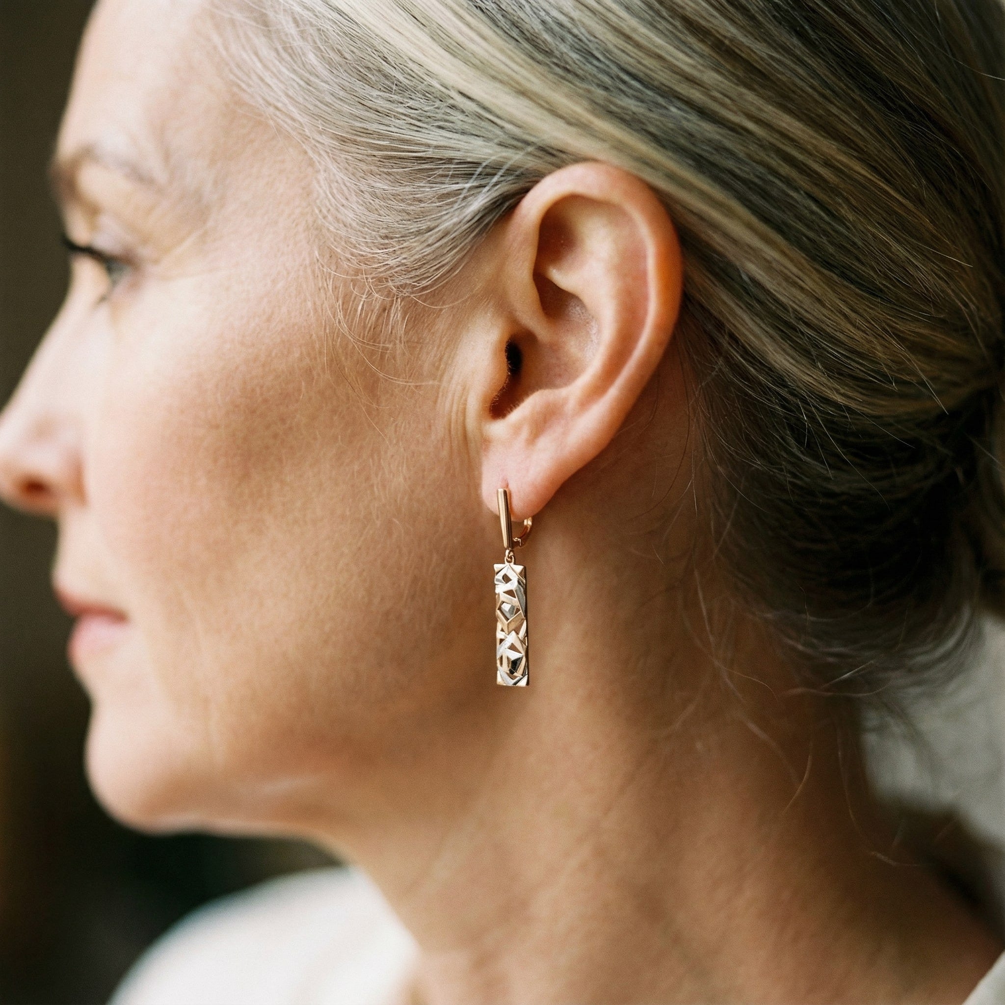 Pendientes Rectangulares Elegantes en Oro y Plata