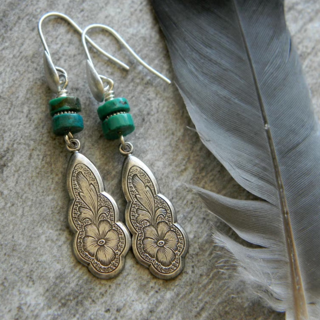 Pendientes colgantes boho con piedra turquesa en plata de ley